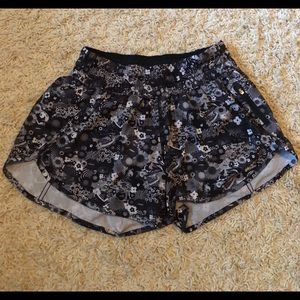 Lululemon Tracker Short Size 8